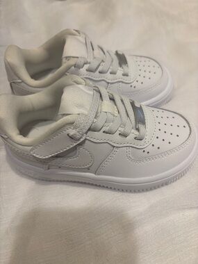 Nike Air Force 1 LowKids All-White Leather Sneakers size 8c